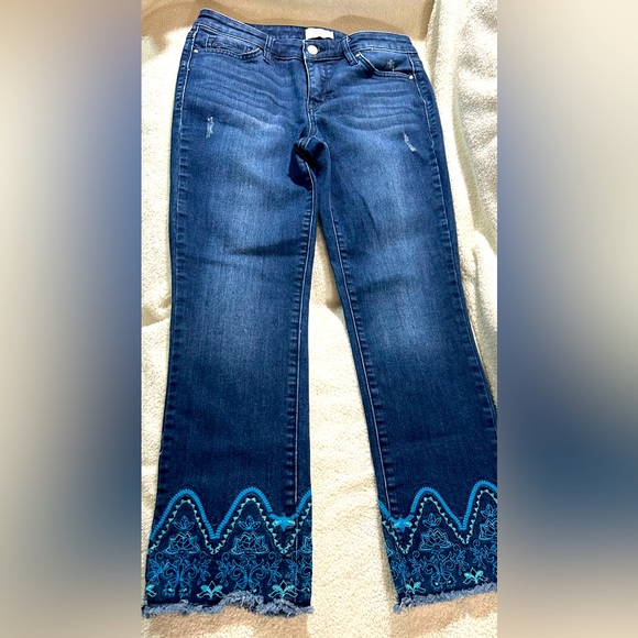 crown & ivy Denim - SALE! Crown & Ivy Embroidered Cuff Distressed Jeans Size 6 Petite in EUC